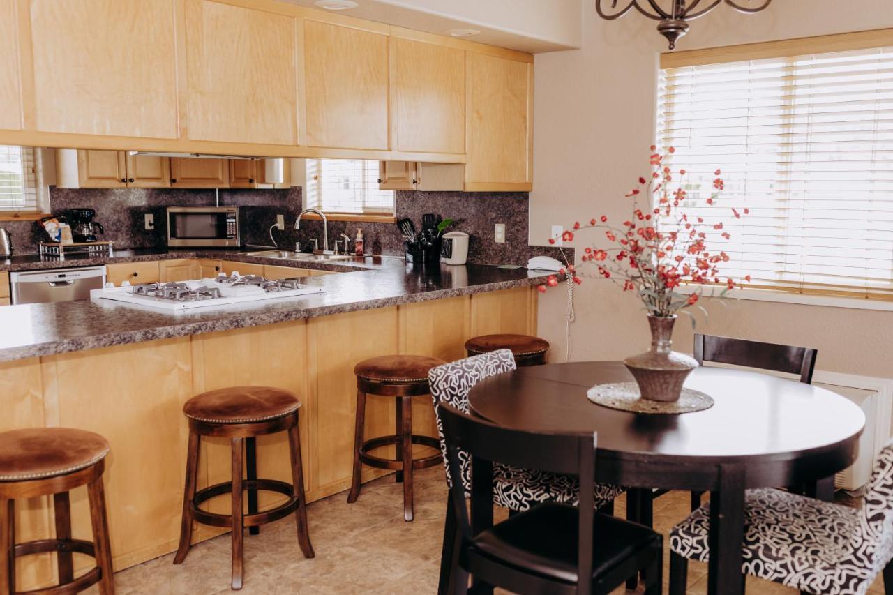 Pacific Motel Forks